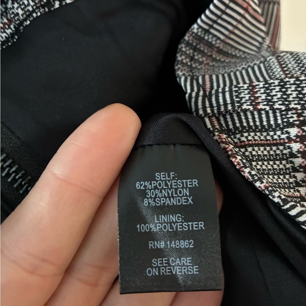 NWT Torrid zip vest-2X - Picture 4 of 4